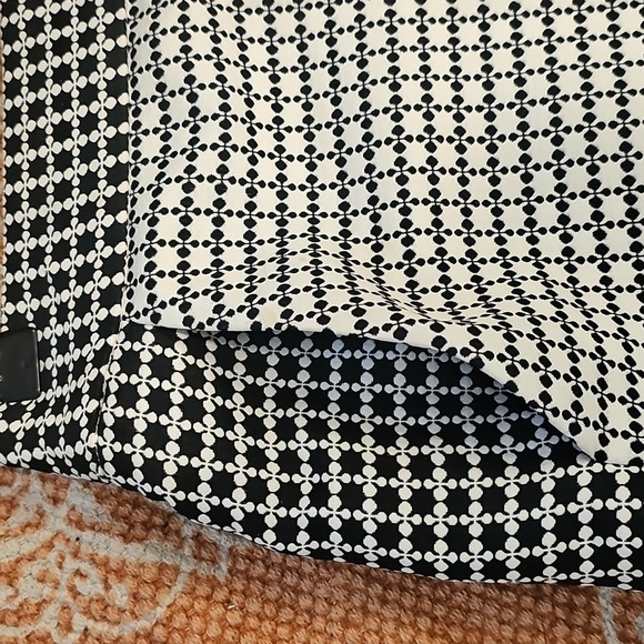 Banana Republic Monochrome Pencil Skirt - Picture 5 of 13